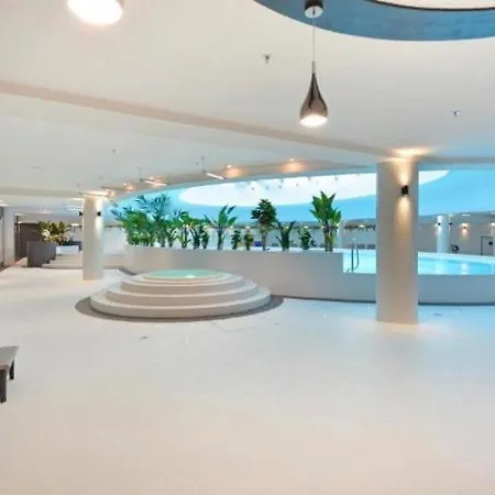 Hanza Tower Deluxe With Terrace Sauna & Pool & Jacussi Stettin